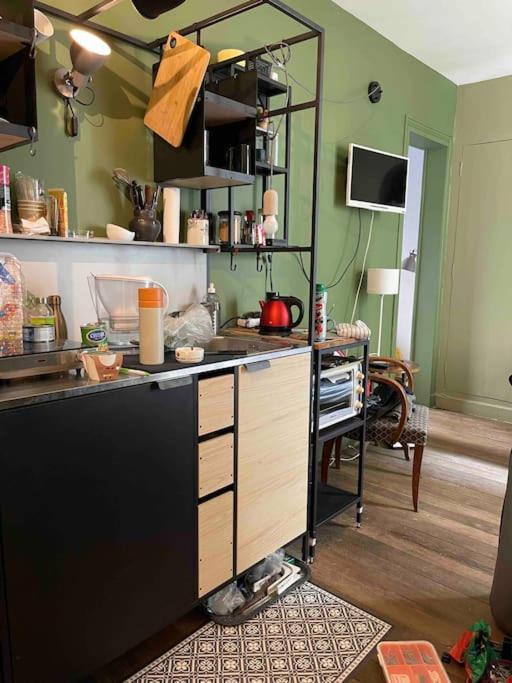 Cosy Nest In Montmartre Parigi